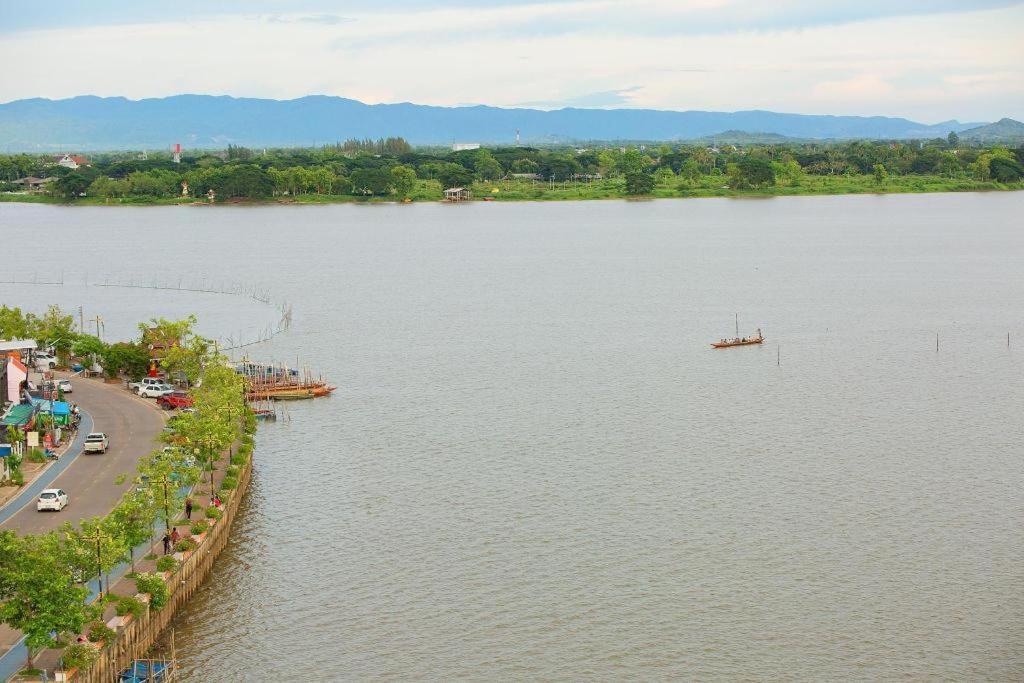 Phuglong Hotel Phayao Bagian luar foto